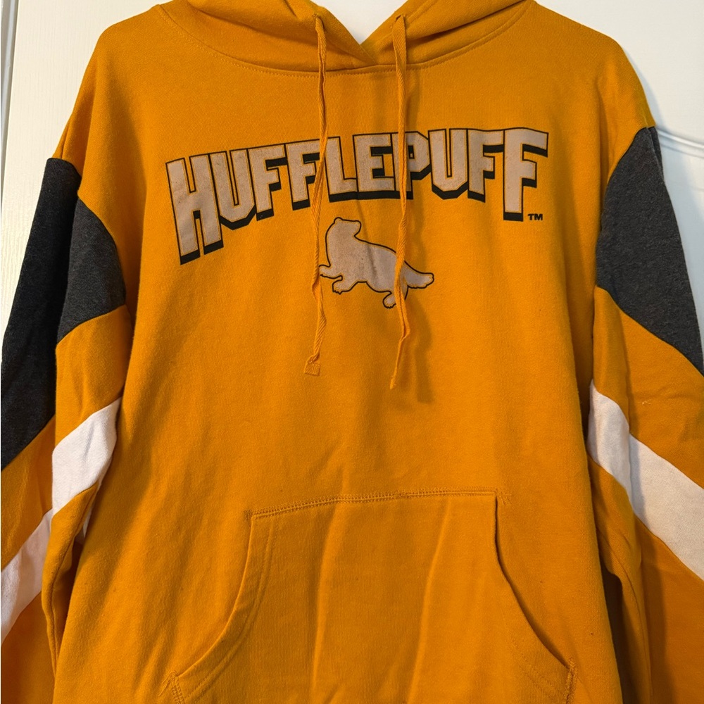 Boxlunch Women’s Harry Potter Hufflepuff Sweater